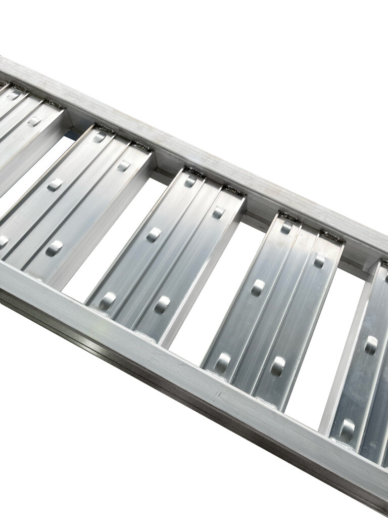 1.6 Tonne Loading Ramps 2.4M Folding Oz Loading Ramps